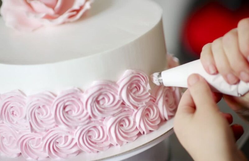 ukrašavanje torte sa šlagom
